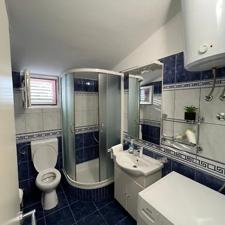 Ante Apartment *